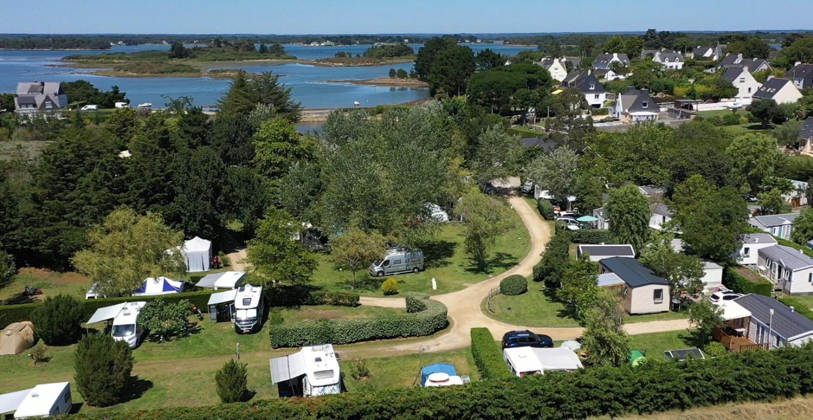 Camping Paradis Le Moulin Des Oies Belz Exterior photo